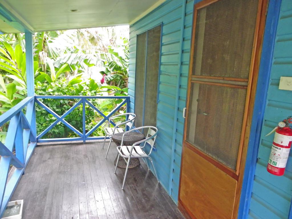 Ratu Kini Backpackers And Dive Resort Mana Kamer foto