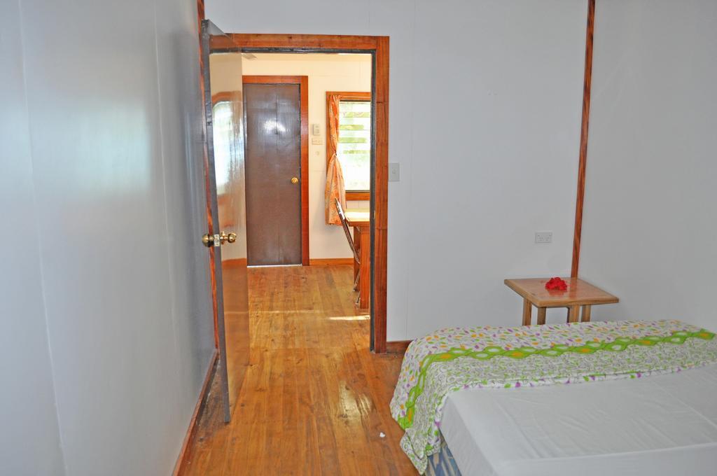 Ratu Kini Backpackers And Dive Resort Mana Kamer foto