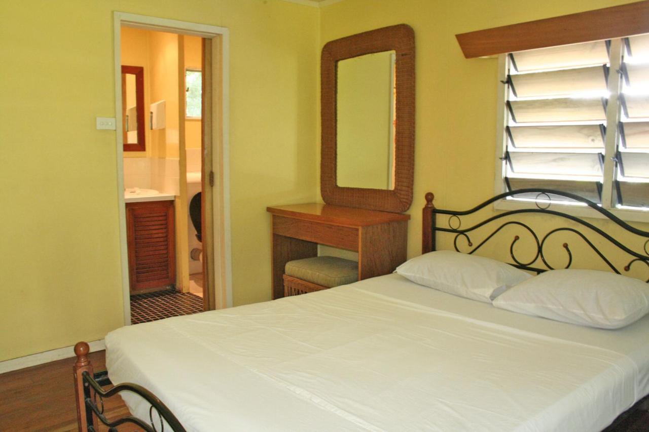 Ratu Kini Backpackers And Dive Resort Mana Kamer foto
